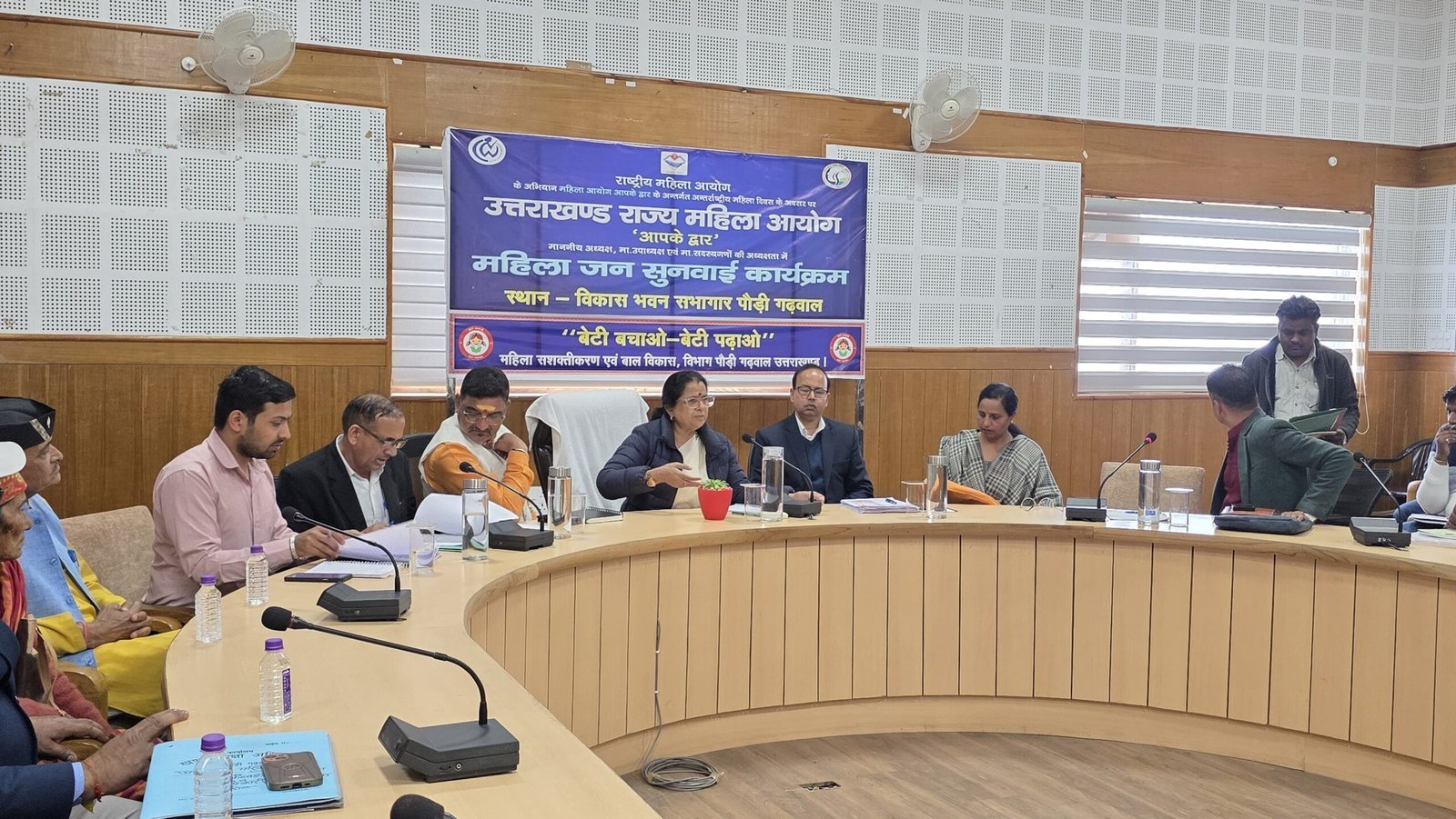 महिला आयोग आपके द्वार’ अभियान के तहत पौड़ी में महिला उत्पीड़न पर सख्त कार्रवाई; अध्यक्ष कुसुम कंडवाल ने दिए विभागीय तबादलों और जांच के आदेश