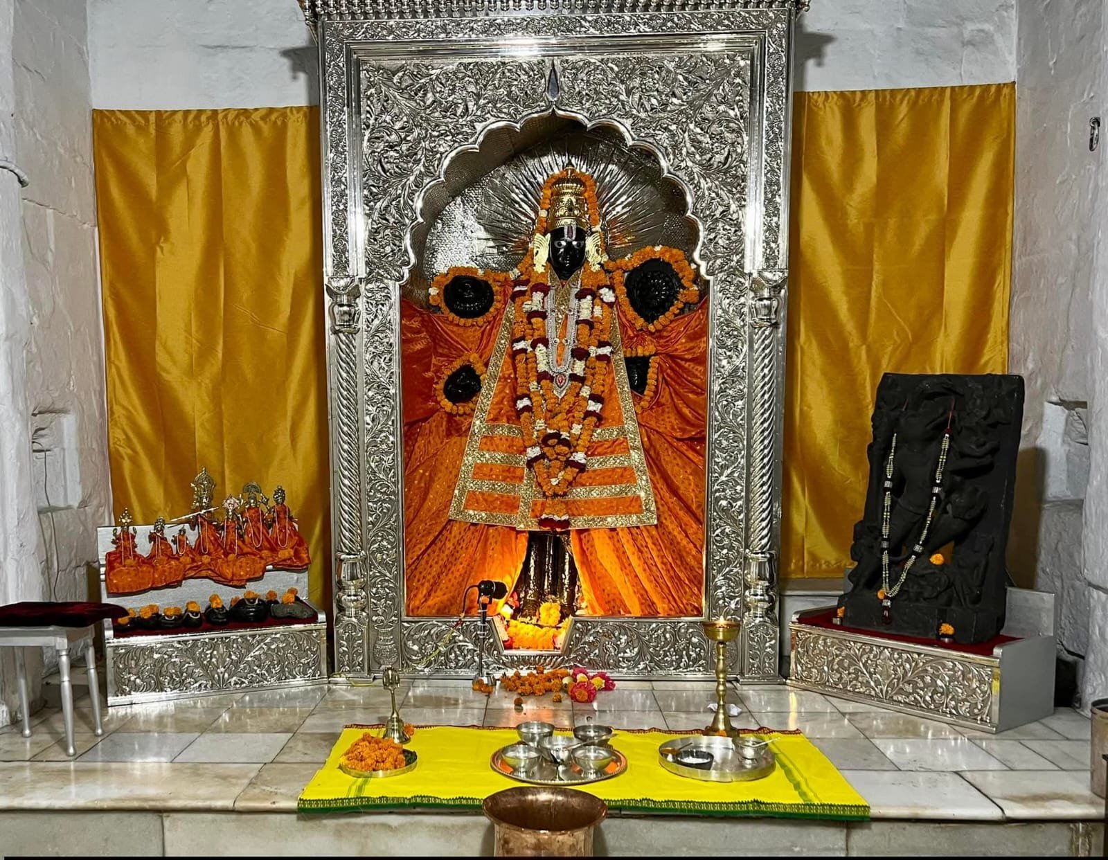 एक ऐसा अनूठा मंदिर जहां अक्षय तृतीया पर देखने को मिलती अनूठी परंपरा- ऋषीकेश नारायण भरत भगवान की 108 परिक्रमा से मिलता है भगवान बदरीनाथ के दर्शनों का पुन्य मिलता।