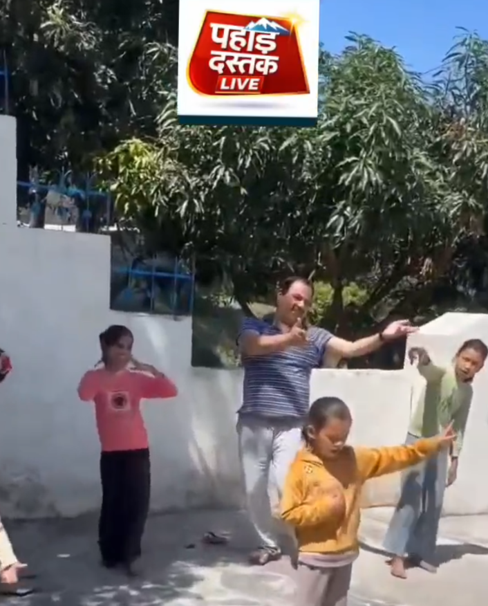 उत्तराखंड की राजनीति में तूफान लाकर अपनी मस्ती में बच्चों के साथ नाचते डॉक्टर हरक सिंह रावत